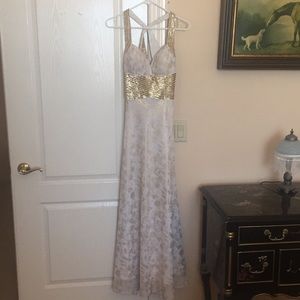 Prom dress La Femme Paris Size 4 Gold/white